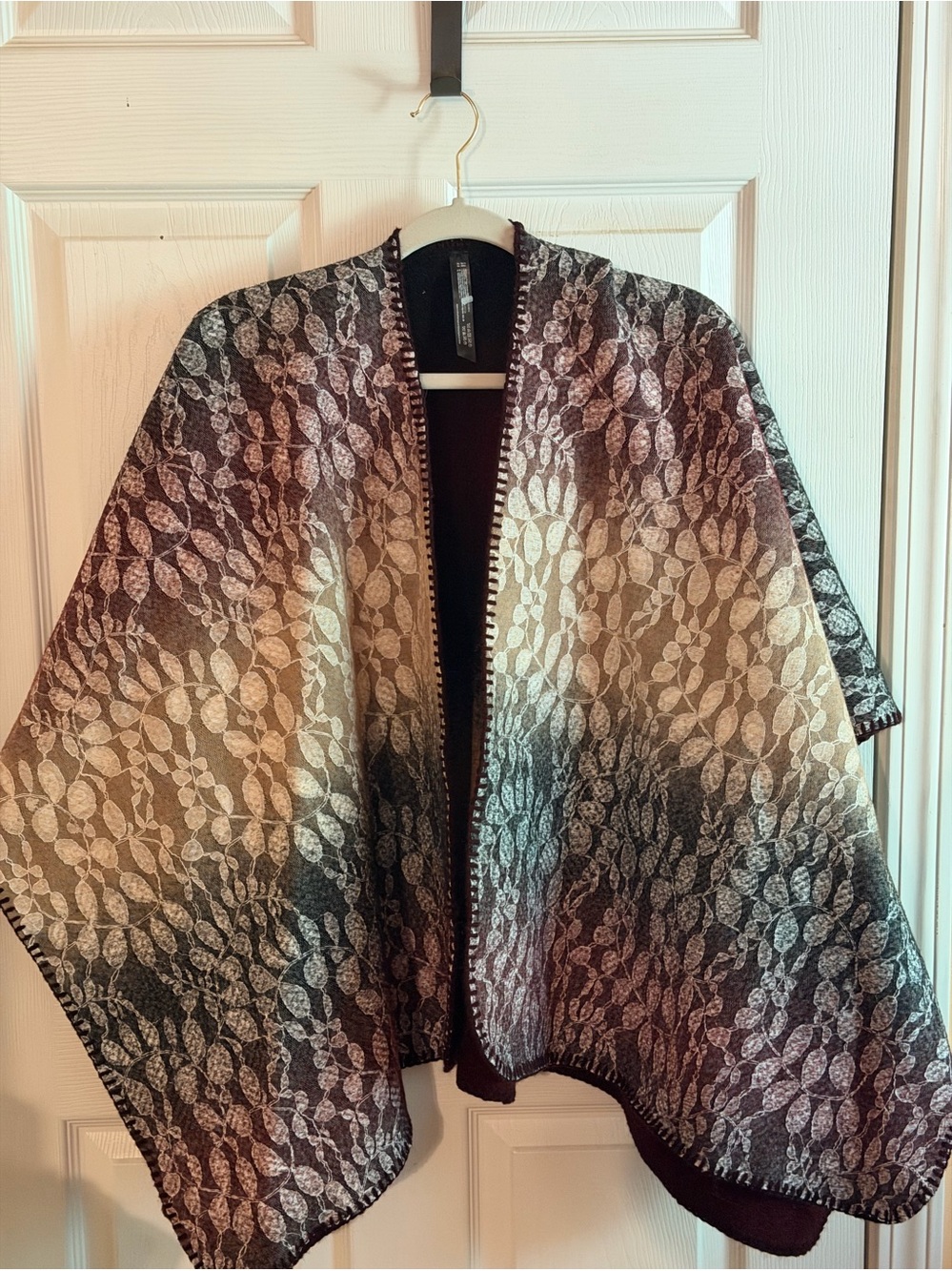 Women’s Gradient Leaf Knit Open Front Sweater - Black, Cream, Brown